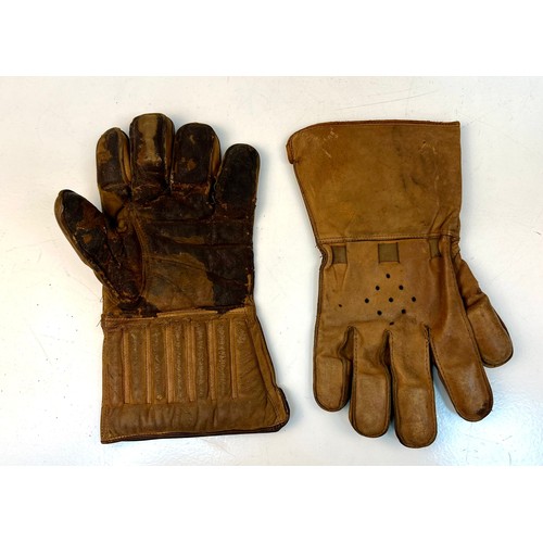 624 - A Parcel of WW2 RAF Aircrew Items Comprising; 1) RAF Kitbag Numbered 2528859, 2) A Pair of RAF Aircr... 