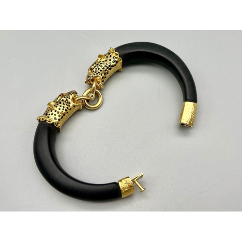 133 - A very glamorous, vintage, Panther bracelet. Produced by The Franklin Mint in Early 80s, in limited ... 