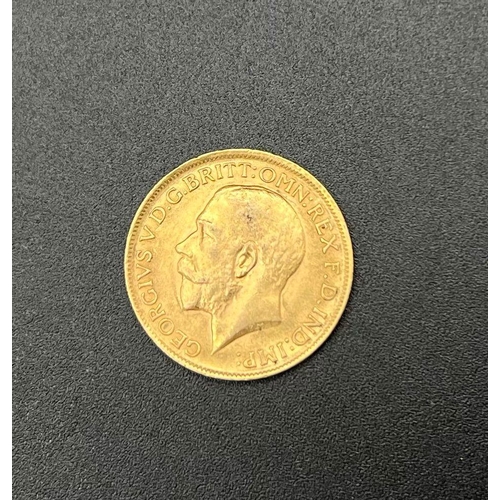 16 - A 1912 George V 22K Gold Full Sovereign. 8g. Please see photos for conditions.