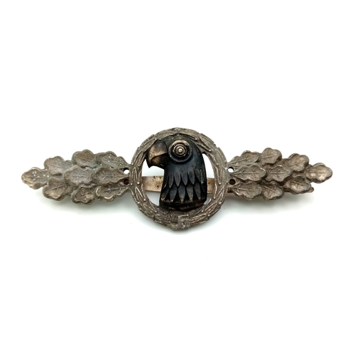 40 - WW2 German Luftwaffe Reconnaissance Squadron Silver Grade Clasp. The central blackened Eagle head en... 