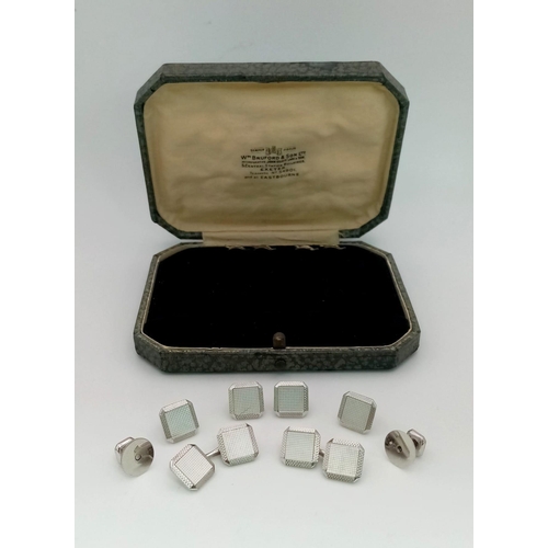 780 - A Vintage 9K White Gold Twin Pair Set of Cufflinks and a Pair of Matching Shirt Studs. 11.25g total ... 