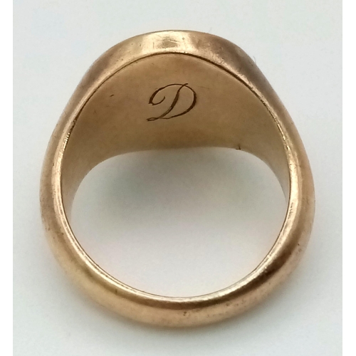 117 - 9K YELLOW GOLD SEAL ENGRAVED SIGNET RING. TOTAL WEIGHT 7G.  SIZE G