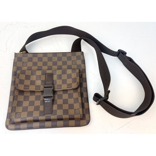 108 - A Louis Vuitton Canvas Messenger Bag with Dust Cover and LV Box. Shoulder strap. Monogram LV canvas.... 