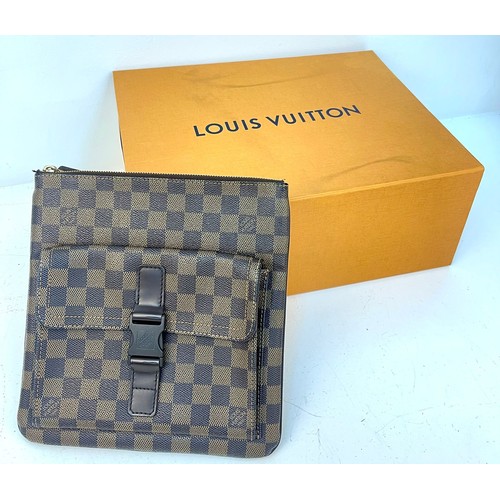 108 - A Louis Vuitton Canvas Messenger Bag with Dust Cover and LV Box. Shoulder strap. Monogram LV canvas.... 