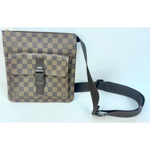 108 - A Louis Vuitton Canvas Messenger Bag with Dust Cover and LV Box. Shoulder strap. Monogram LV canvas.... 