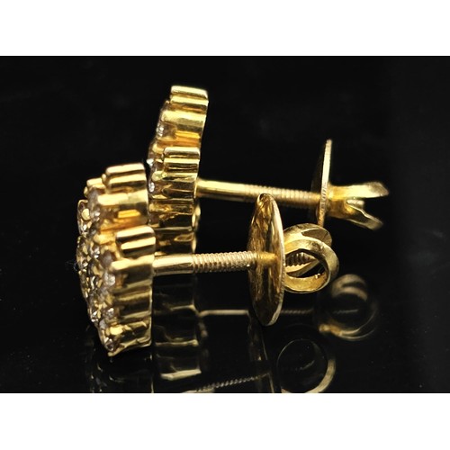 51 - An 18 K yellow gold set of stud earrings with diamonds (1 .0 carats). Total weight: 6.9 g. 
NB: Matc... 