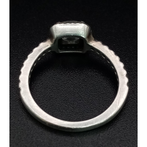 1051 - 95 Silver Ring with White Stone Central Stone. Total Weight 2.54grams. Size J.