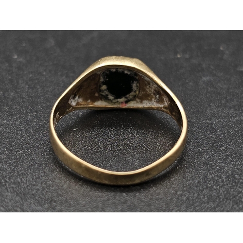 396 - A Vintage 9K Yellow Gold Onyx Signet Ring. Size N. 2.21g total weight.