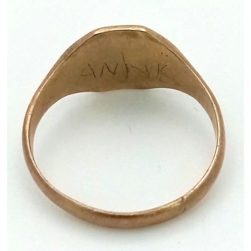 442 - A Vintage 9K Yellow Gold Signet Ring. Size W. 4.58g