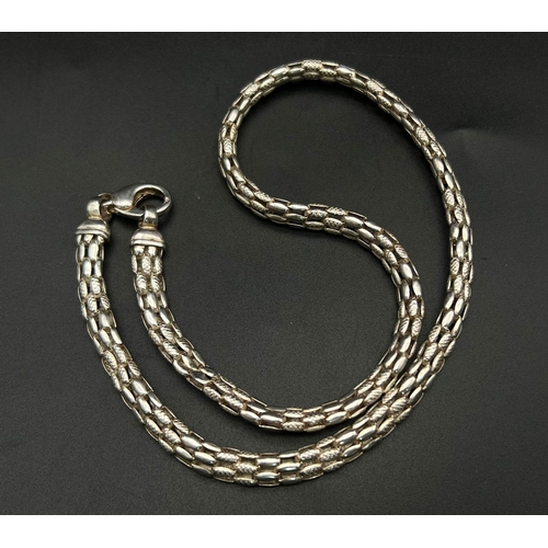 884 - A 925 Silver Vintage Evolution-Link Chain/Necklace. 44cm.
16.76g.