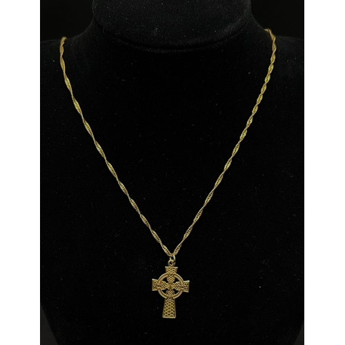 421 - A 9K Yellow Gold Celtic Cross Pendant on a 9K Yellow Gold Disappearing Necklace. 2.5cm and 50cm. 3.5... 