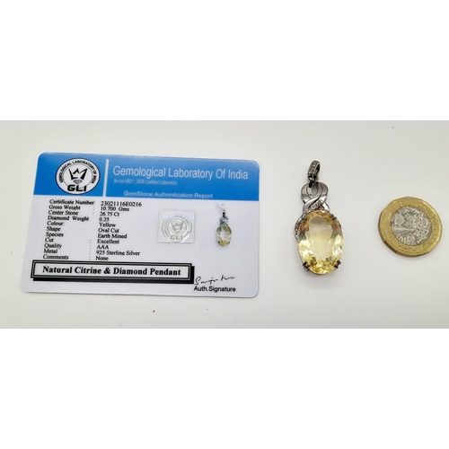 795 - A 2.55ct White Moissanite Pendant set in 925 Silver. Comes with a GLI certificate and disappearing s... 