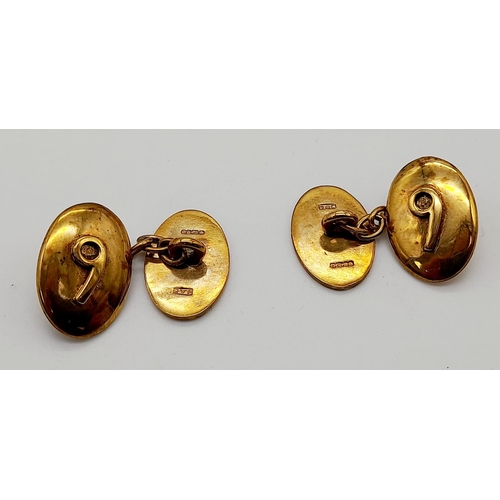 99 - A Pair of Vintage 9K Gold Oval Cufflinks. Hard-six decoration.
Comes in a presentation case. 12.88g ... 