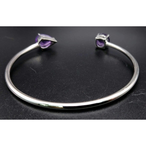 218 - An Amethyst Silver Bangle. 925 Sterling silver. Amethyst- 2.30 Ct. 10g total weight.