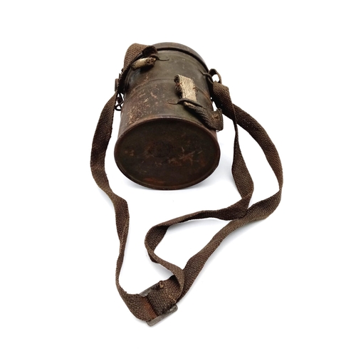 171 - An Original 1917 WW1 German Imperial Gas Mask with Carrying Tin. Markings for 1917. In a good (trenc... 