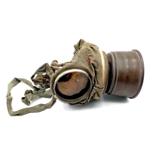 171 - An Original 1917 WW1 German Imperial Gas Mask with Carrying Tin. Markings for 1917. In a good (trenc... 