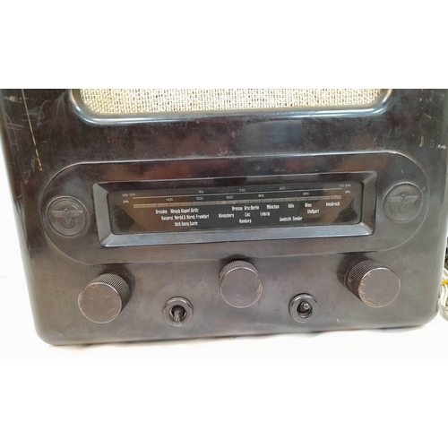 123 - WW2 German Volksempfänger 301 DYN (People’s Receiver). Affordable radio sets with present stations
w... 