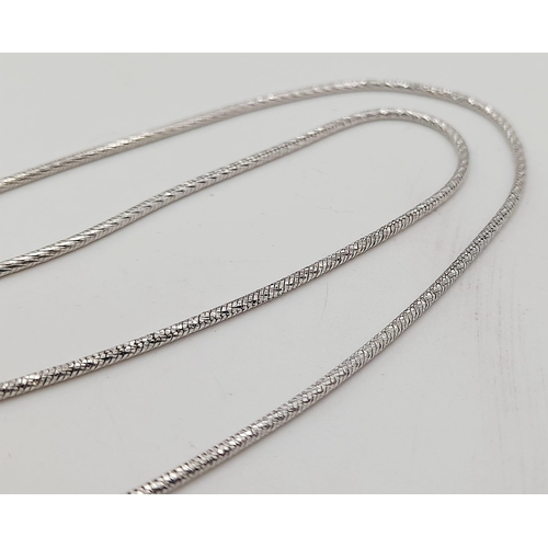 607 - An unusual 18 K white gold necklace with quality diamonds (1.50 carats appr). Length: 44 cm, weight:... 