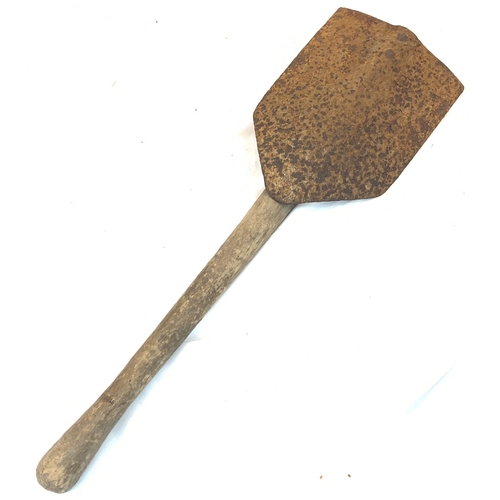 843 - Vietnam War Era 1960 Dated Folding Spade and Pouch.