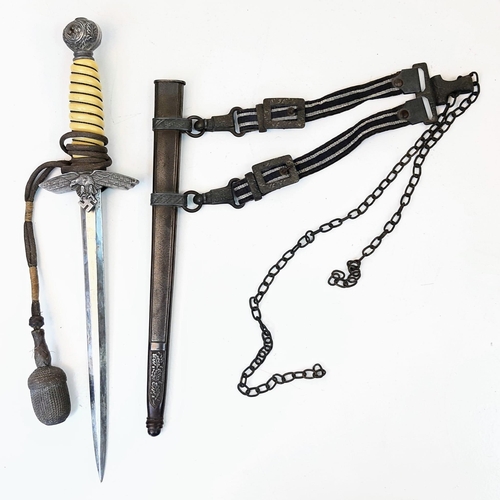 1375 - A 2nd Pattern WW2 Era Luftwaffe Officer Dagger with Scabbard. Pommel and hanging attachments - with ... 