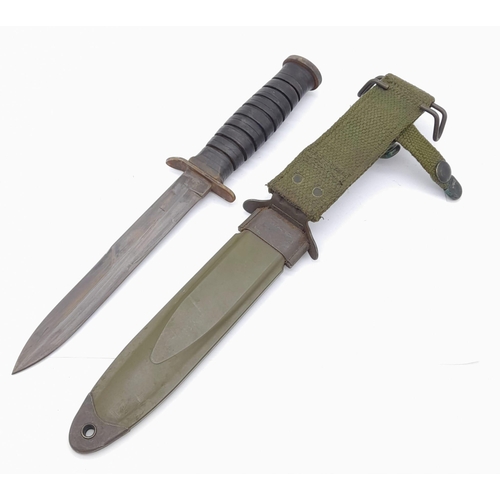 292 - WW2 US 1943 M3 Fighting Knife with M8A1 Scabbard. These were issued to Paratroopers and other specia... 