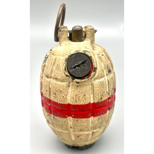 299 - INERT WW2 British N° 36 Mills Grenade Dated 1943. No International Shipping is available on this ite... 