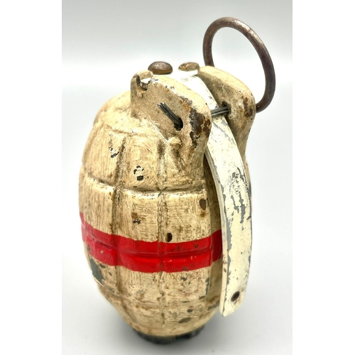 299 - INERT WW2 British N° 36 Mills Grenade Dated 1943. No International Shipping is available on this ite... 