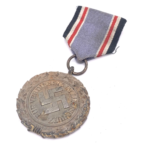 495 - WW2 German Luftshutz Medal 2nd Class (air raid defence).