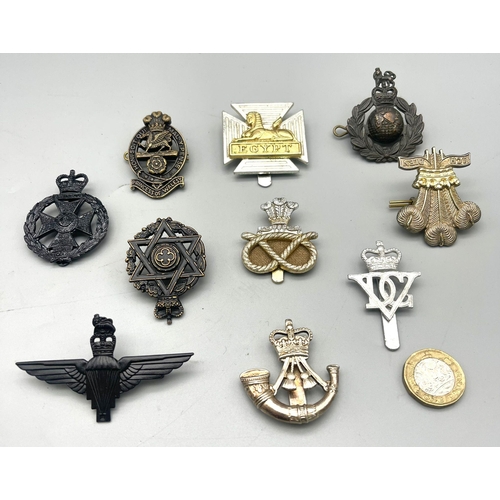 778 - 10 x Metal British Army Cap Badges from the Reign of Queen Elizabeth II.