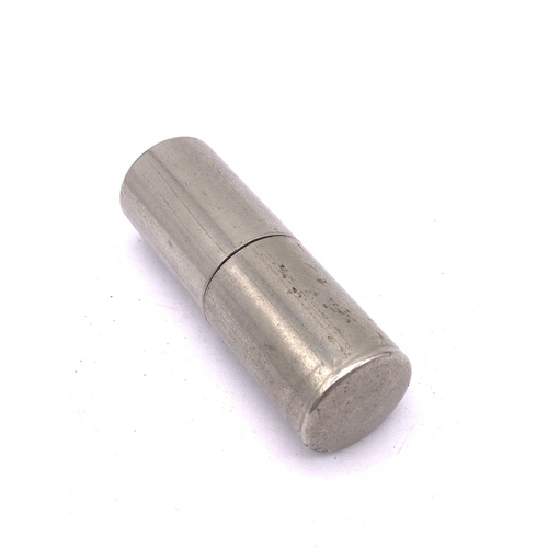 960 - WW2 German Luftwaffe Marked Petrol Lighter. No International Shipping is available on this item.