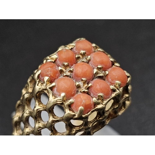 1290 - 9k yellow gold coral set filigree ring 4g size J1/2