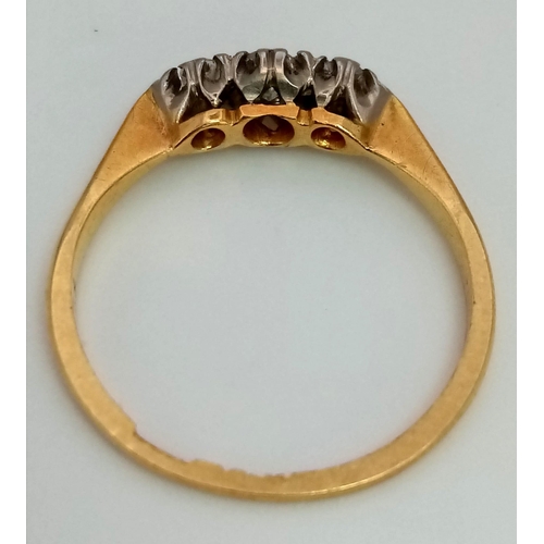 1291 - 18K YELLOW GOLD & PLATINUM VINTAGE 3 STONE DIAMOND RING. 0.25CT DIAMOND. TOTAL WEIGHT 1.6G.  SIZE L