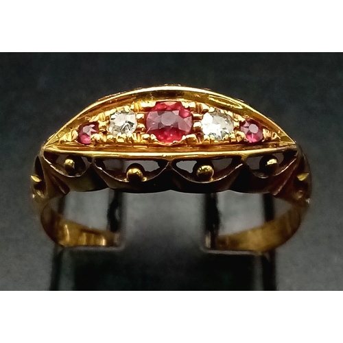 1078 - AN ANTIQUE 18K YELLOW GOLD DIAMOND & RUBY 5 STONE RING. HALLMARKED BIRMINGHAM 1915. 1.9G TOTAL WEIGH... 