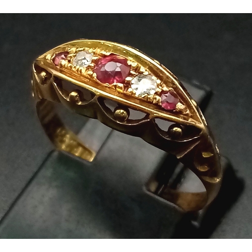 1078 - AN ANTIQUE 18K YELLOW GOLD DIAMOND & RUBY 5 STONE RING. HALLMARKED BIRMINGHAM 1915. 1.9G TOTAL WEIGH... 