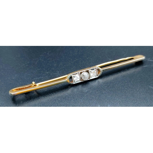 1091 - A VINTAGE 18K YELLOW GOLD, OLD CUT DIAMOND SET BROOCH. 3.7G TOTAL WEIGHT, 0.20CT.