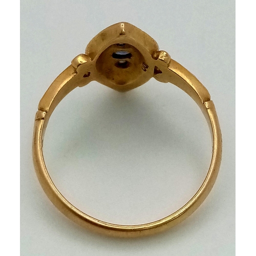 20 - AN ANTIQUE 18K YELLOW GOLD SAPPHIRE SET RING. HALLMARKED BIRMINGHAM 1903. 3.1G TOTAL WEIGHT, SIZE K ... 