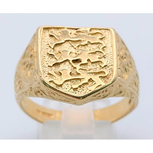 201 - 9K YELLOW GOLD THREE LIONS ENGLAND RING. 8G SIZE Z