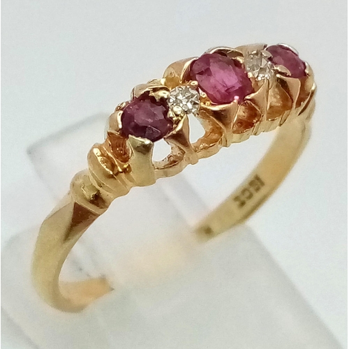 312 - 18K YELLOW GOLD DIAMOND & RUBY RING. TOTAL WEIGHT 3.1G. SIZE P 1/2