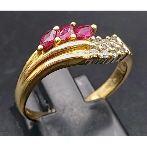 510 - 9K YELLOW GOLD DIAMOND & RUBY RING. TOTAL WEIGHT  3.17G. SIZE R