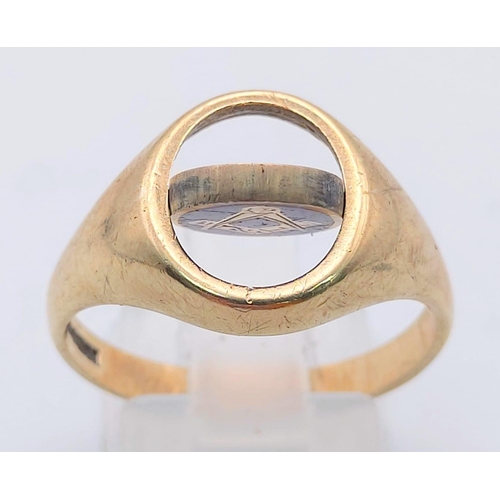 517 - 9K YELLOW GOLD MASONIC SWIVEL SIGNET RING, PLAIN ON ONE SIDE. TOTAL WEIGHT 4.8G SIZE S