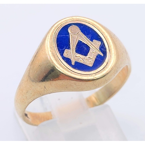 517 - 9K YELLOW GOLD MASONIC SWIVEL SIGNET RING, PLAIN ON ONE SIDE. TOTAL WEIGHT 4.8G SIZE S