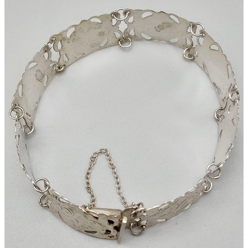 790 - A Very Good Condition Vintage 1975 Hallmarked Silver Filigree Style Ornate Bracelet. 18cm Length 14m... 