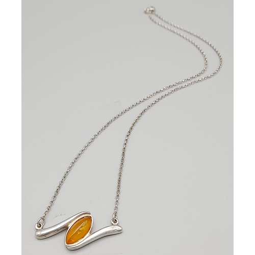 874 - Vintage Sterling Silver Amber Cabochon Set Necklace 44cm Length 5.07 Grams, Pendant Measures 3.2ck W... 