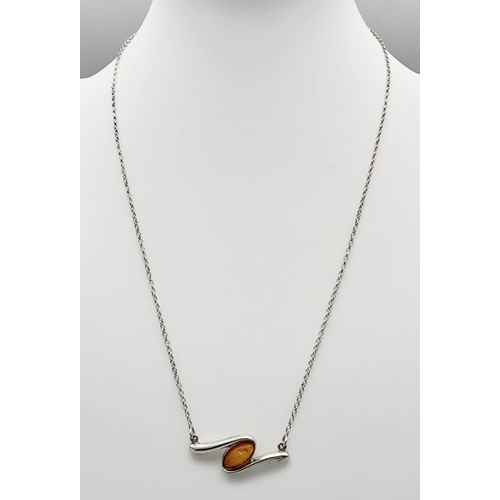 874 - Vintage Sterling Silver Amber Cabochon Set Necklace 44cm Length 5.07 Grams, Pendant Measures 3.2ck W... 