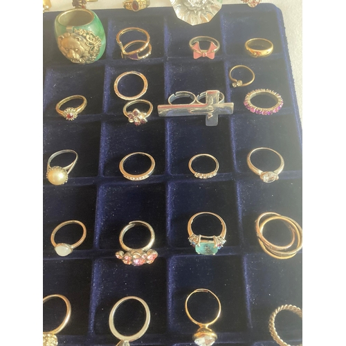 314 - Large selection of  DRESS RINGS to include many jewelled statement pieces. Please see all pictures.