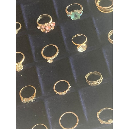 314 - Large selection of  DRESS RINGS to include many jewelled statement pieces. Please see all pictures.