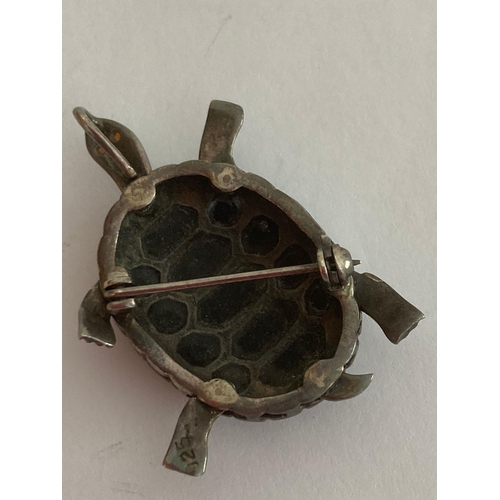 364 - Vintage SILVER and BLACK ONYX TURTLE PENDANT/BROOCH. Having movable head, legs and tail with Garnet ... 