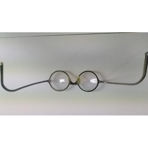 409 - A Pair of Antique 1920's Japanese glasses spectacles. Rare very good condition. 