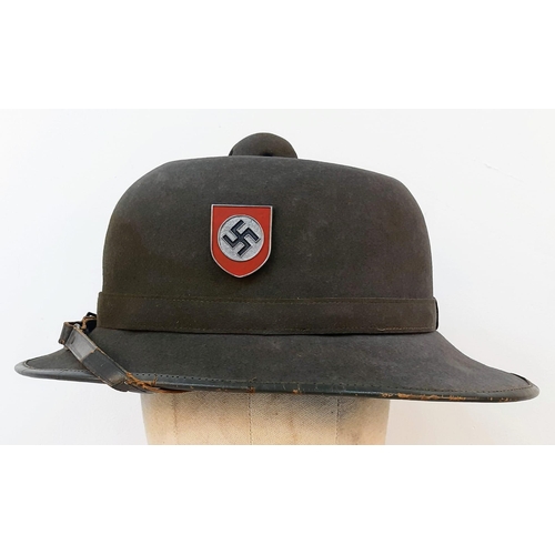 82 - WW2 German 1942 Pattern Waffen SS Tropical Pith Helmet.