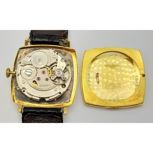 155 - A vintage, Jaeger-Le Coultre 18 K gold plated watch. Case 31 x 31 mm, chocolate coloured dial with g... 